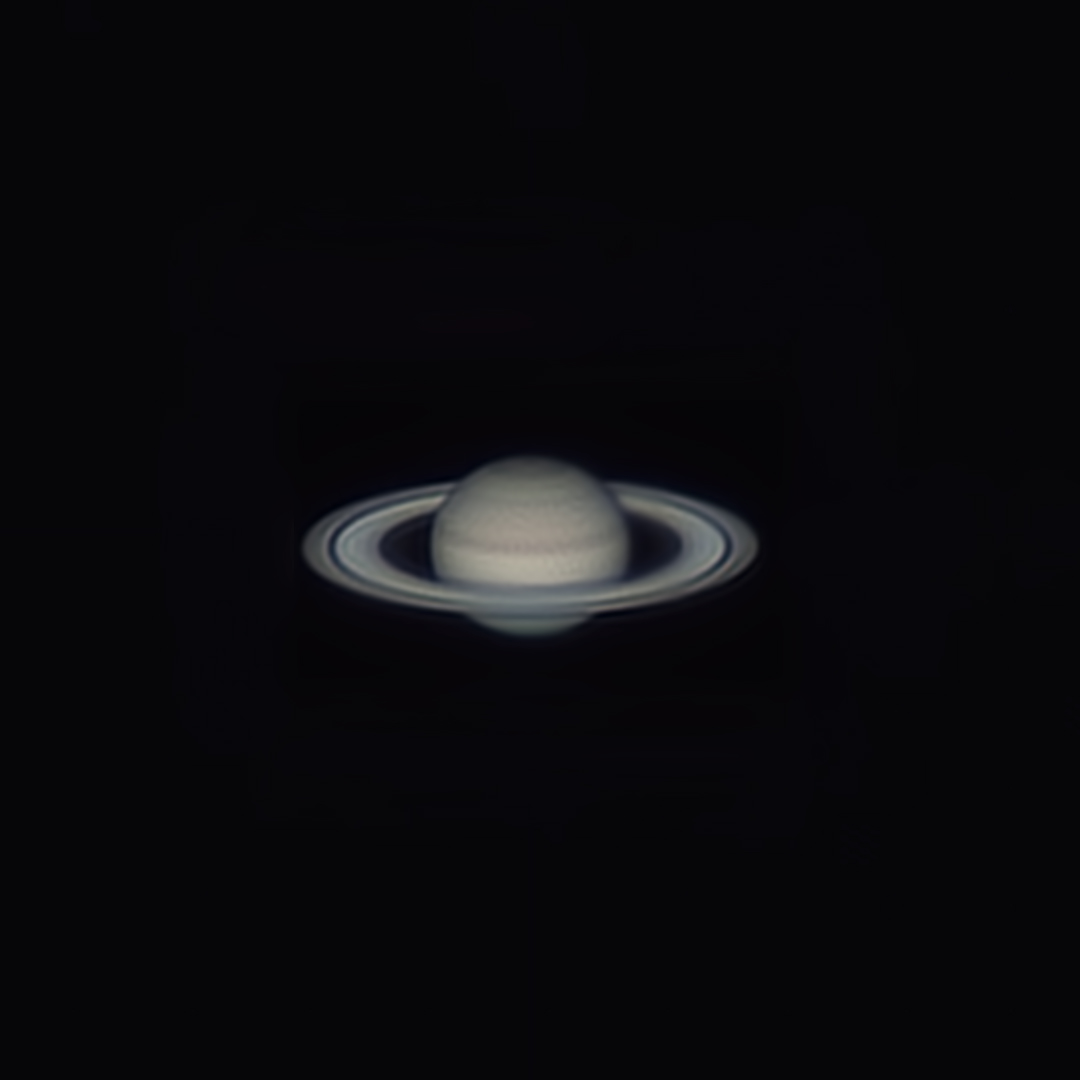 Planeta Saturno durante su oposición. En las oposiciones planetarias es cuando vemos el planeta más grande.
